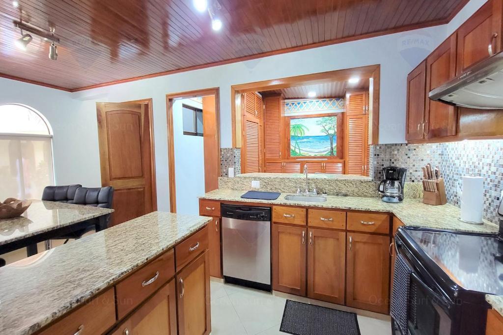 La Buena Vida Apartment *